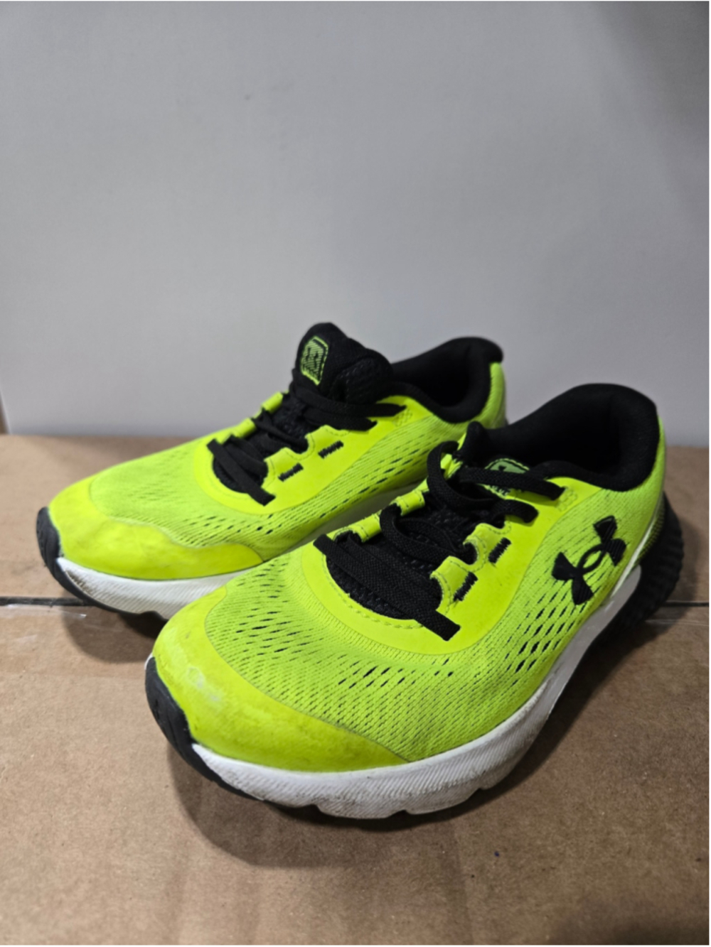 Boys Under Armour Sneakers Yellow Black Size 11 Toddler
